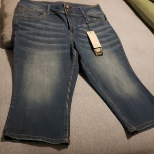 Size 16 Denim Capris
